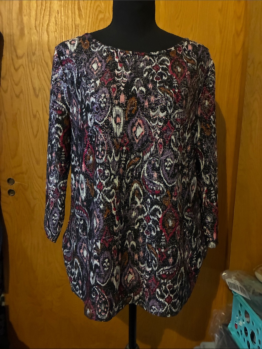 Women's Long Sleeve Patterned Scoop Neck Top in Multicolor